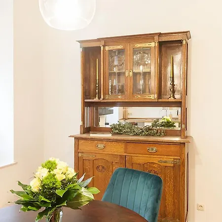 Stilvoll & Ruhig - Zentrale Top-lage - King Bett